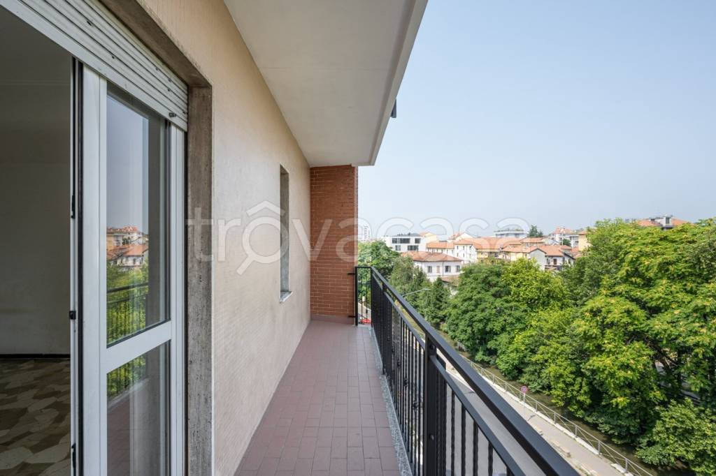 appartamento in vendita a Milano in zona Crescenzago