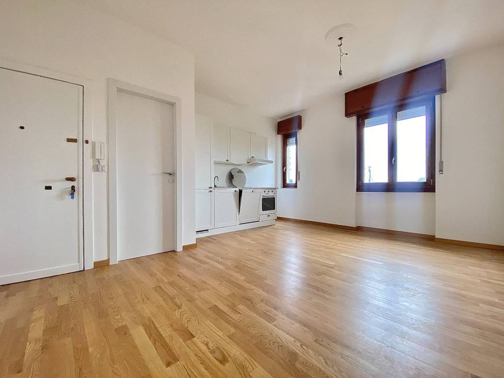 appartamento in vendita a Milano in zona Vigentino