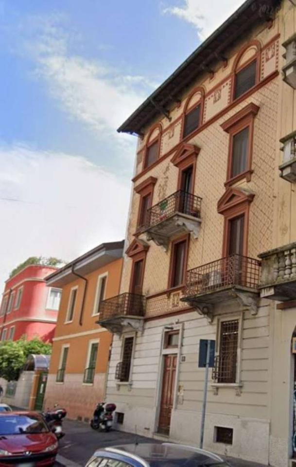 appartamento in vendita a Milano in zona Moncucco