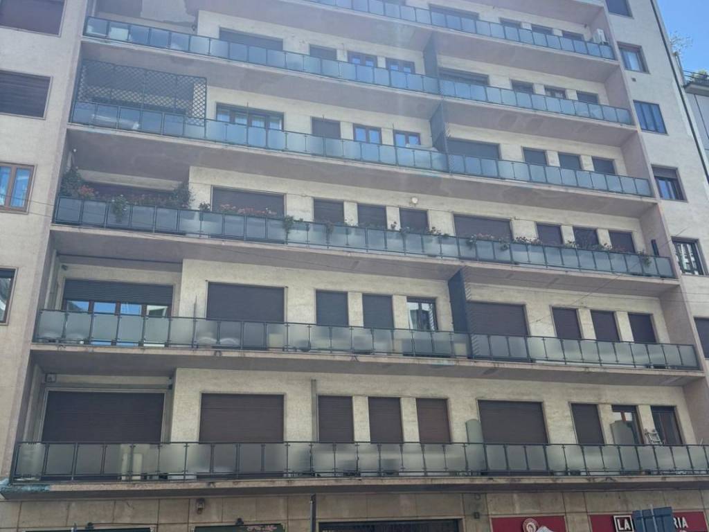 appartamento in vendita a Milano in zona Guastalla