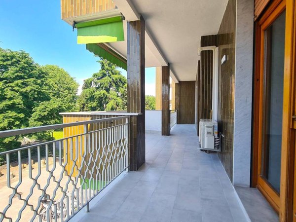 appartamento in vendita a Milano in zona Baggio