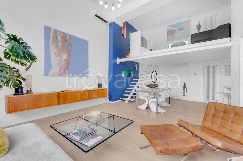 appartamento in vendita a Milano in zona Isola