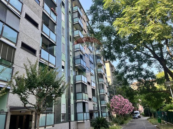 appartamento in vendita a Milano in zona Gallaratese