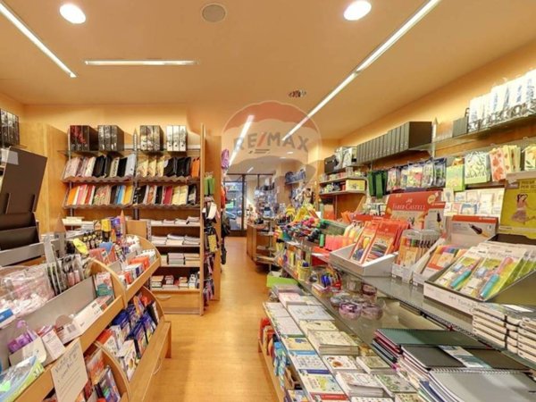 negozio in vendita a Milano in zona Centro Direzionale