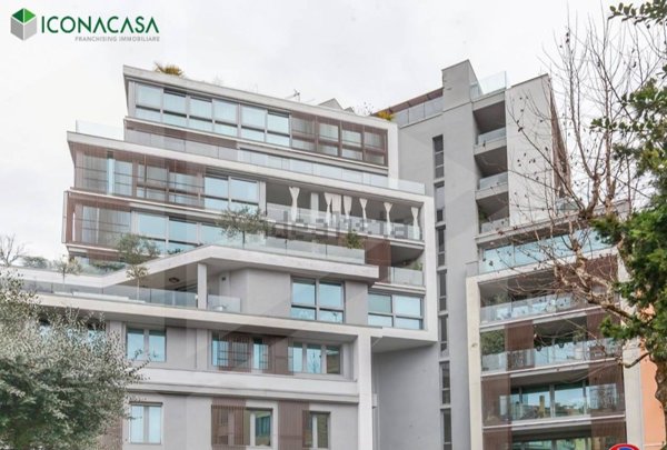 appartamento in vendita a Milano in zona Sempione
