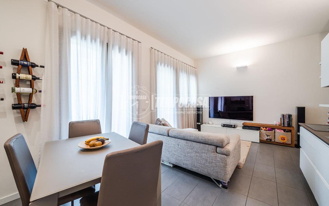 appartamento in vendita a Milano in zona Vigentino