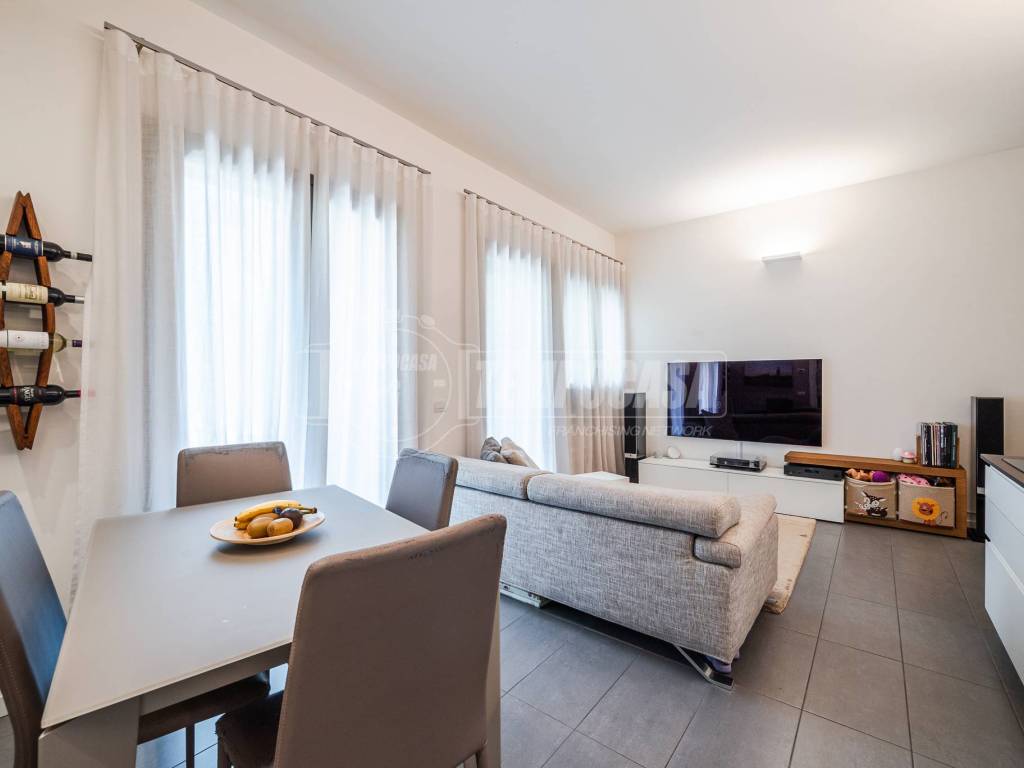 appartamento in vendita a Milano in zona Vigentino