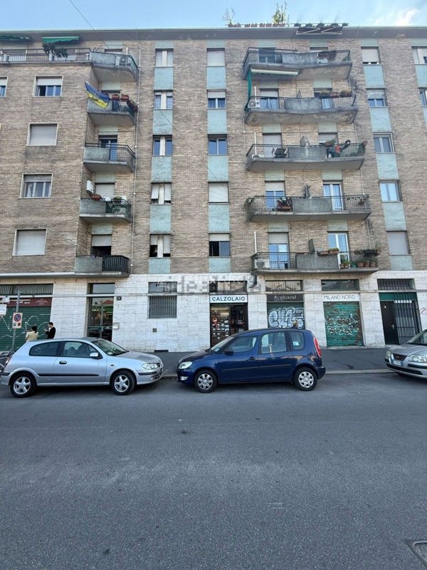 locale commerciale in vendita a Milano in zona Loreto