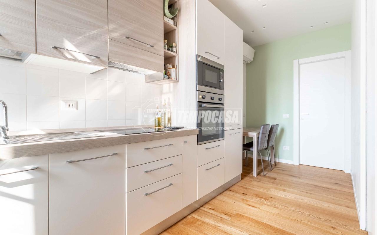 appartamento in vendita a Milano in zona Morivione