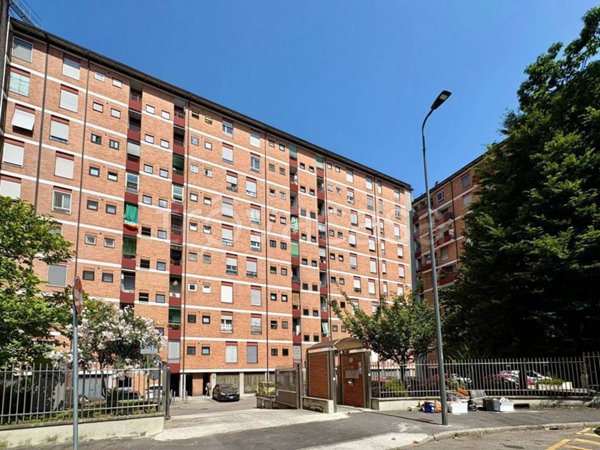 appartamento in vendita a Milano in zona Gallaratese