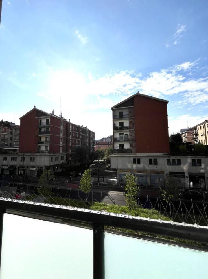 appartamento in vendita a Milano in zona Lorenteggio