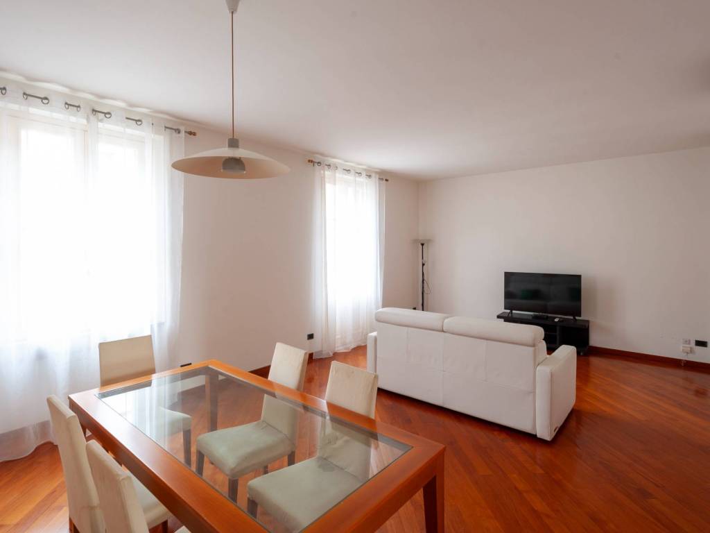 appartamento in vendita a Milano in zona Porta Venezia