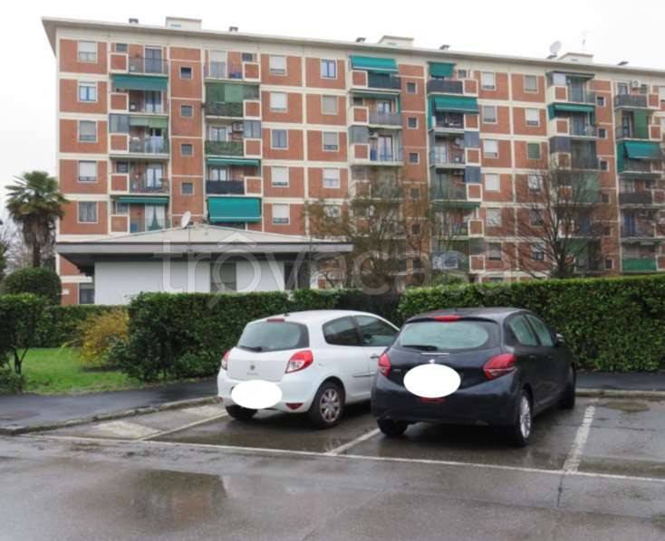 appartamento in vendita a Milano in zona Quartiere degli Olmi