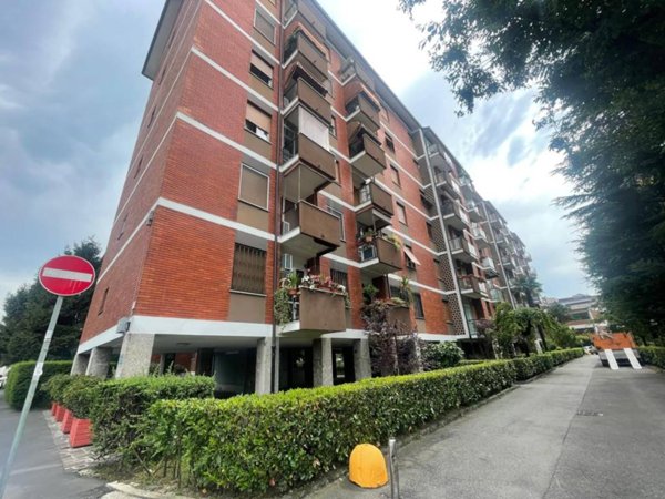 appartamento in vendita a Milano in zona Forlanini
