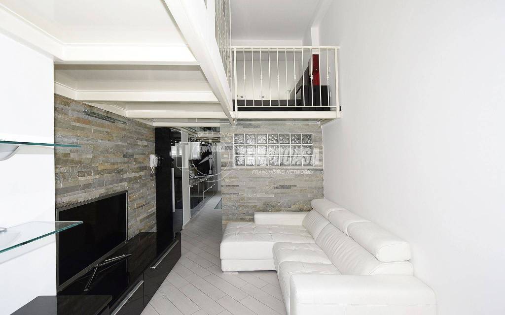 appartamento in vendita a Milano in zona Montalbino