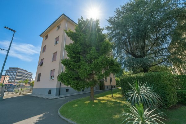 appartamento in vendita a Milano in zona Corvetto