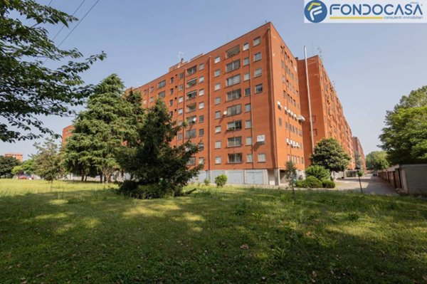 appartamento in vendita a Milano in zona Chiesa Rossa