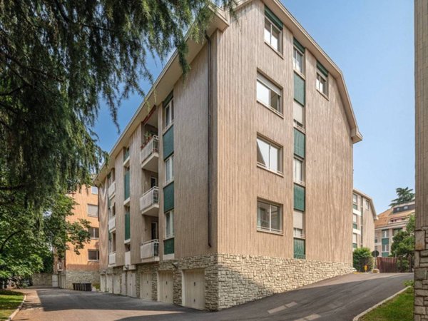 appartamento in vendita a Milano in zona Maggiolina