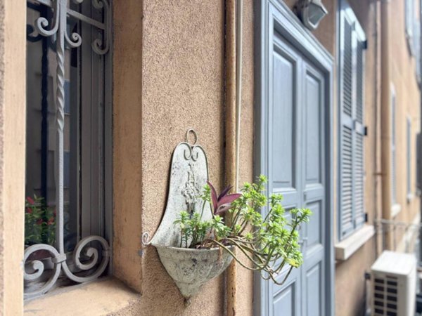 appartamento in vendita a Milano in zona Guastalla