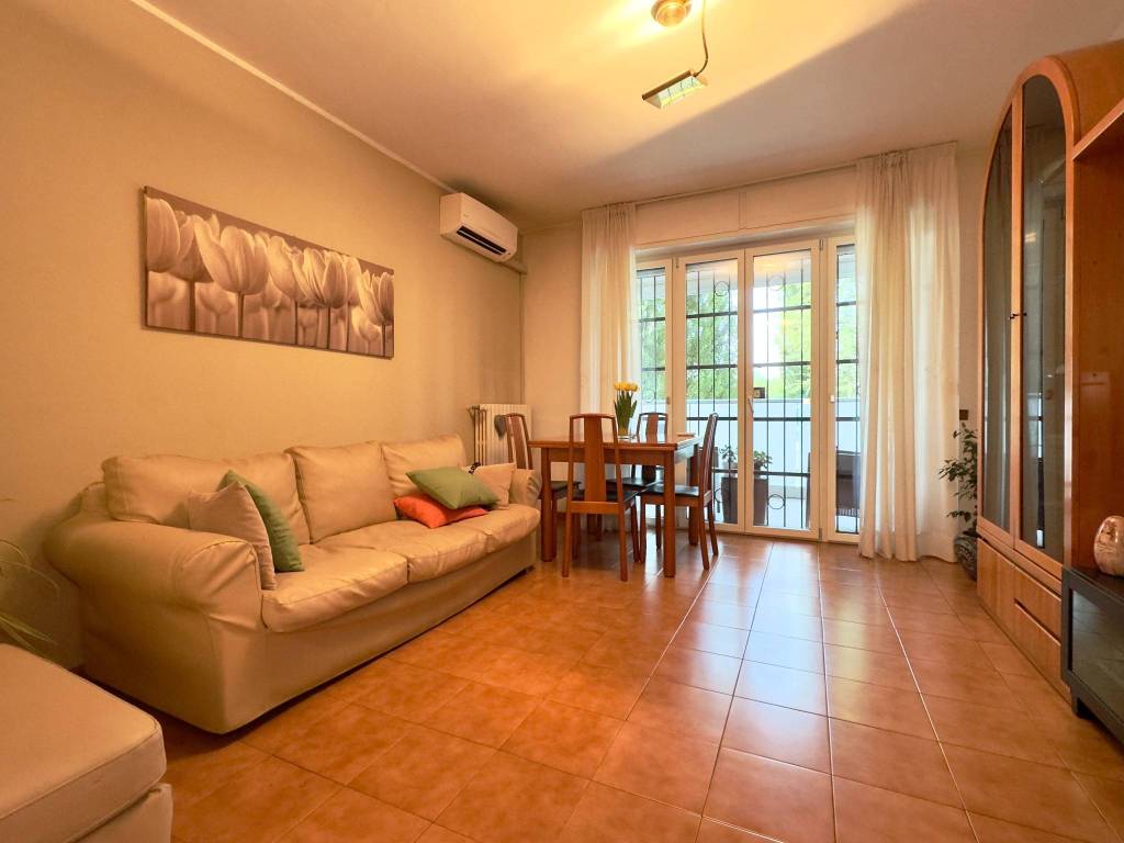 appartamento in vendita a Milano in zona Adriano