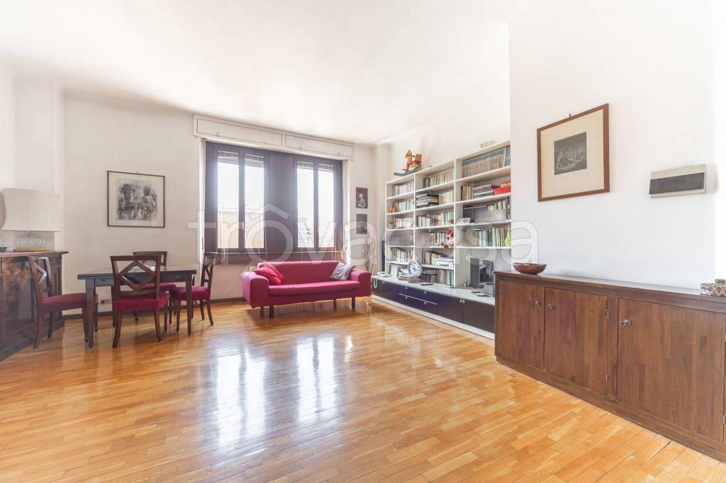 appartamento in vendita a Milano in zona Isola