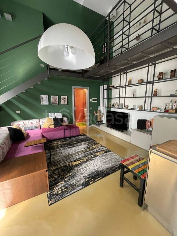 appartamento in vendita a Milano in zona Porta Genova