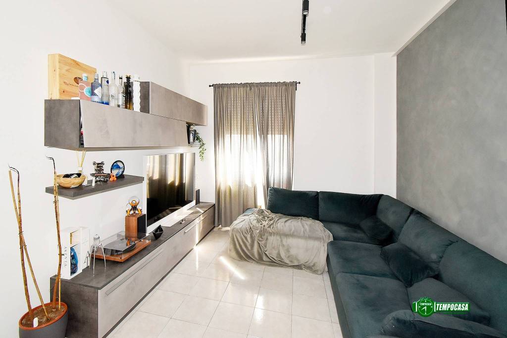 appartamento in vendita a Milano in zona Famagosta