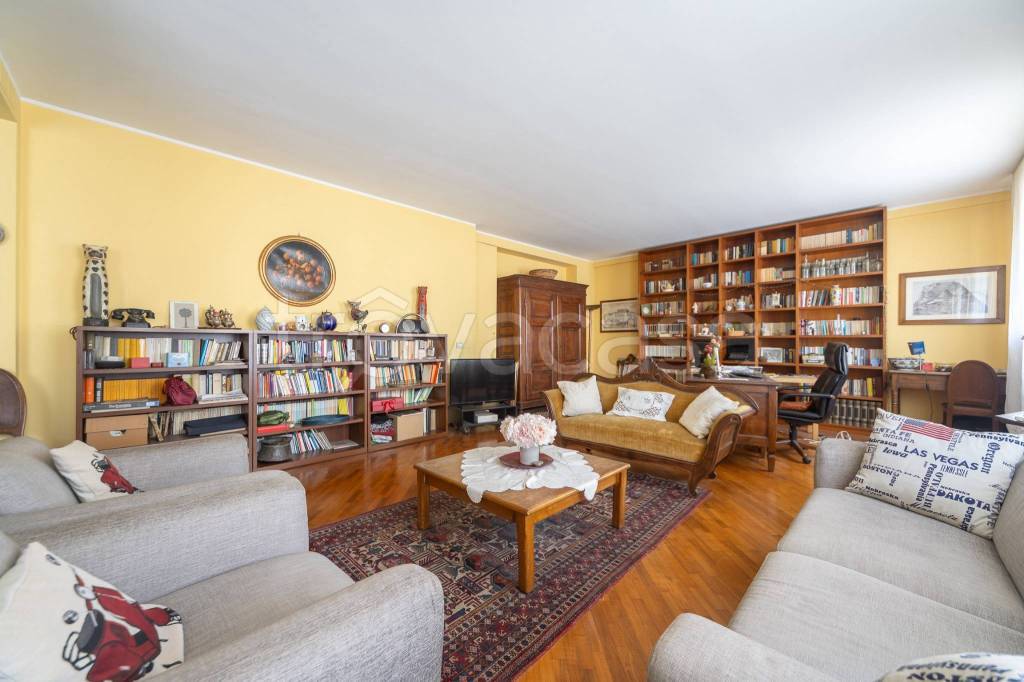 appartamento in vendita a Milano in zona Maggiolina