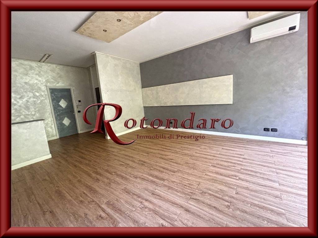 appartamento in vendita a Milano in zona Solari