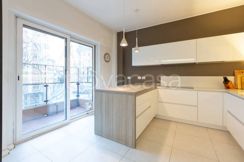 appartamento in vendita a Milano in zona Città Studi