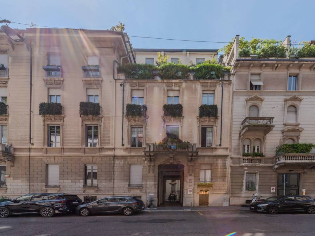 appartamento in vendita a Milano in zona Guastalla