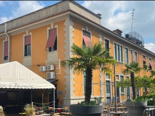 ufficio in vendita a Milano in zona Adriano