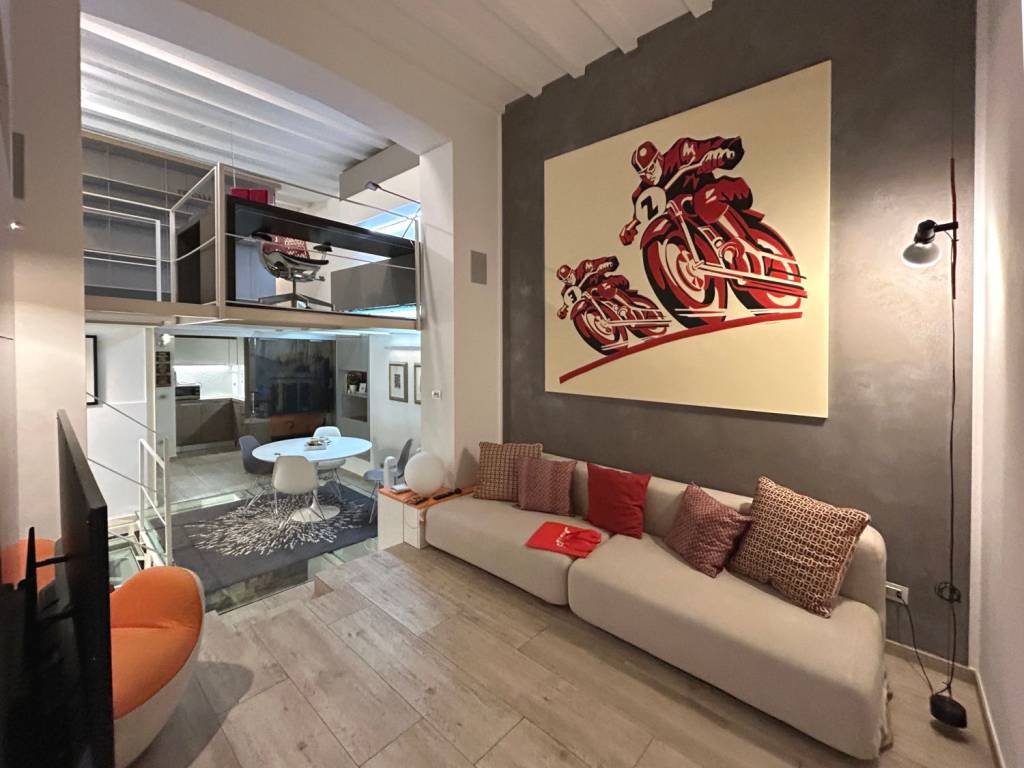 appartamento in vendita a Milano in zona Porta Nuova