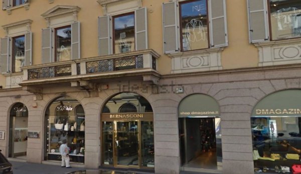 locale commerciale in vendita a Milano in zona Centro Storico