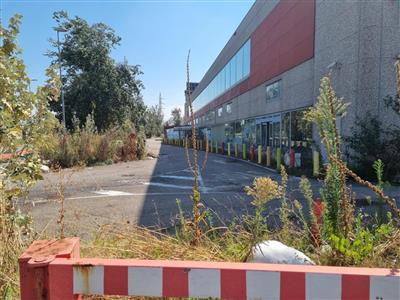 locale commerciale in vendita a Milano