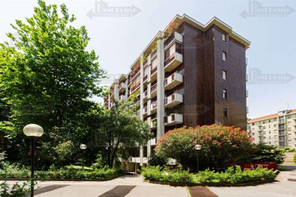 appartamento in vendita a Milano in zona Feltre
