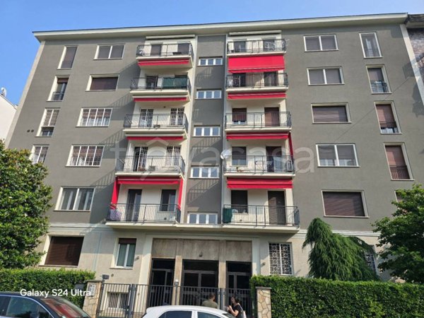 appartamento in vendita a Milano in zona Dergano