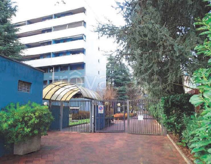 appartamento in vendita a Milano in zona Quarto Cagnino
