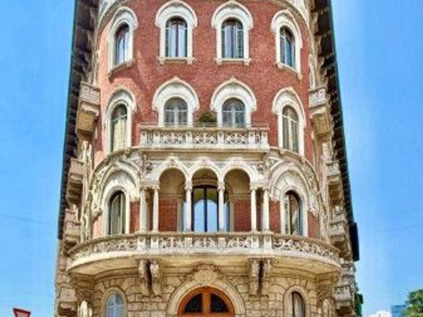 appartamento in vendita a Milano in zona Cadorna