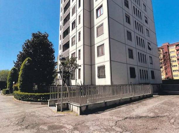 appartamento in vendita a Milano in zona Trenno