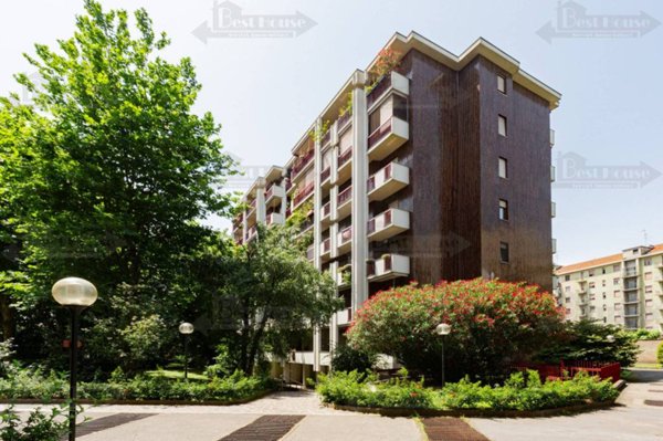 appartamento in vendita a Milano in zona Feltre