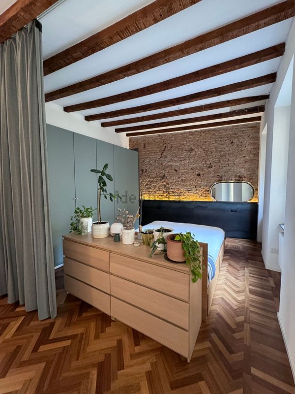 appartamento in vendita a Milano in zona Porta Genova
