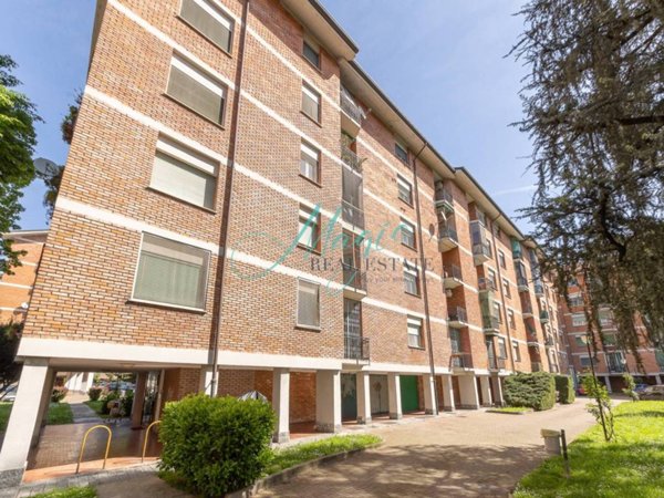 appartamento in vendita a Milano in zona Chiesa Rossa