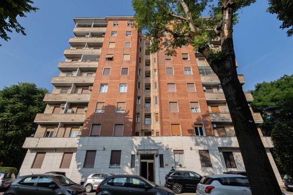 appartamento in vendita a Milano in zona Bocconi