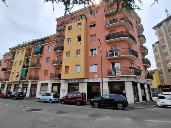appartamento in vendita a Milano in zona Crescenzago