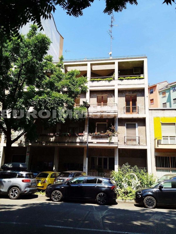 appartamento in vendita a Milano in zona Sempione