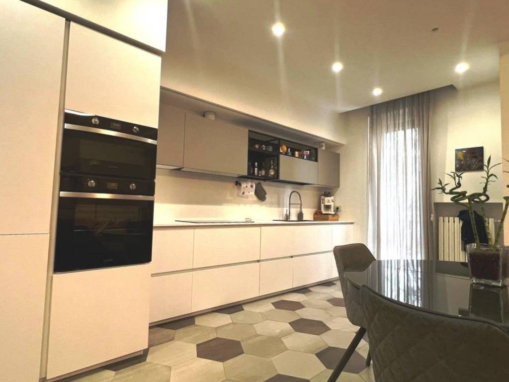 appartamento in vendita a Milano in zona Vigentino