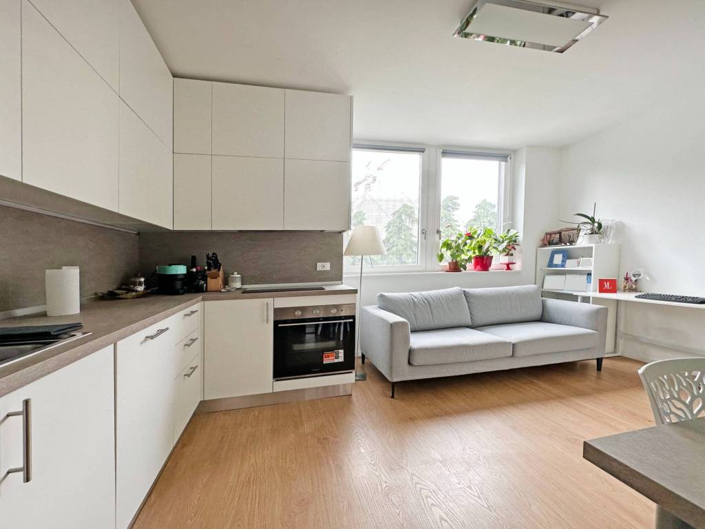 appartamento in vendita a Milano in zona Vigentino