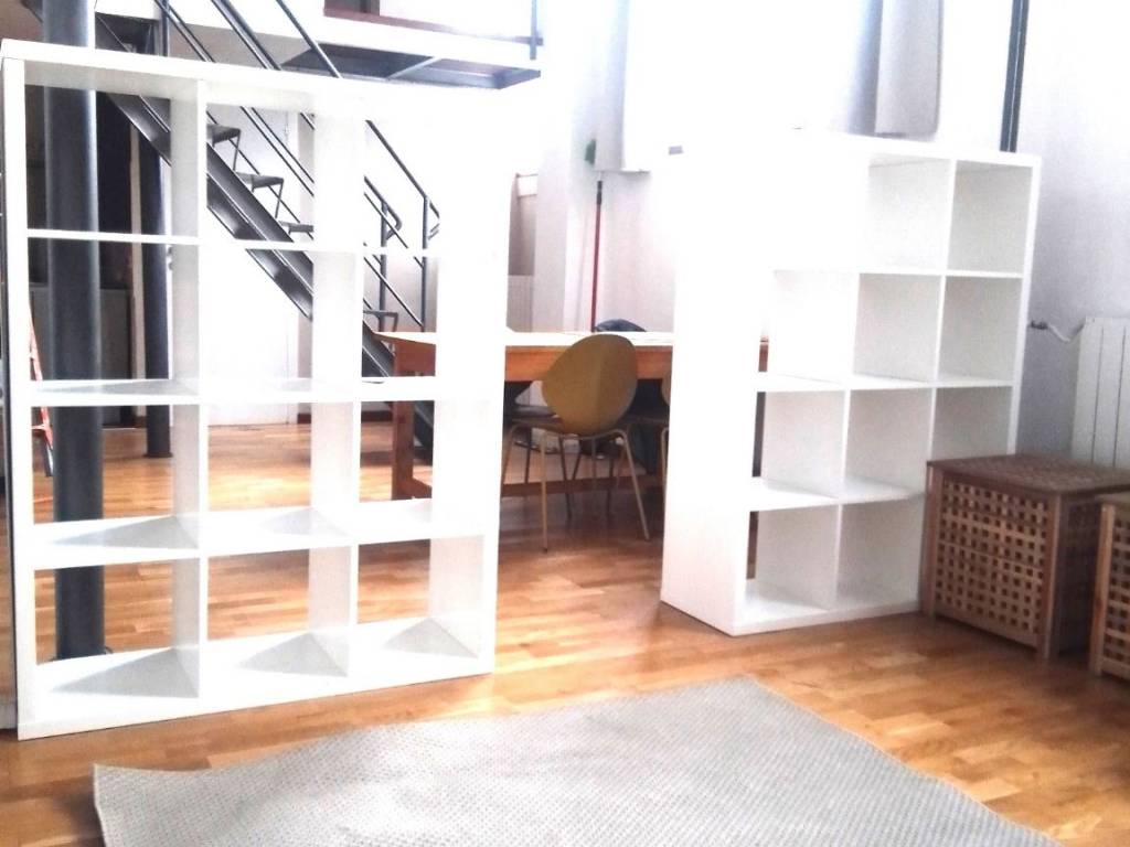 appartamento in vendita a Milano in zona Porta Genova