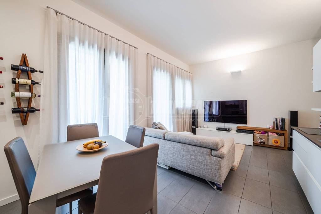 appartamento in vendita a Milano in zona Vigentino